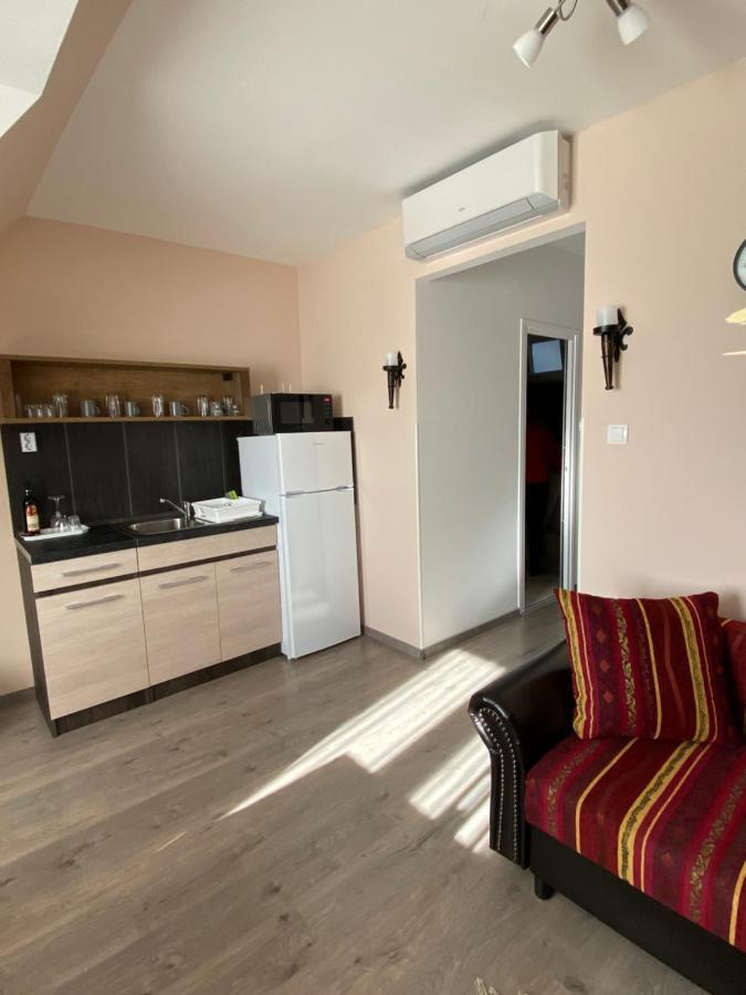 Platan Apartmanhaz Balatongyörök Eksteriør billede